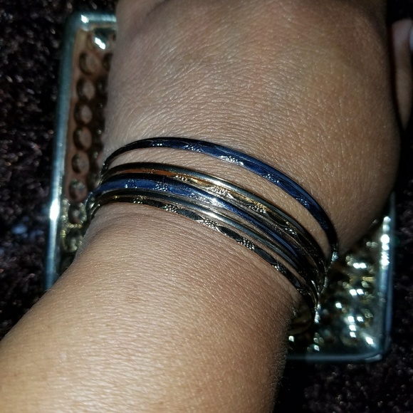 8 pc bangles - Picture 3 of 3